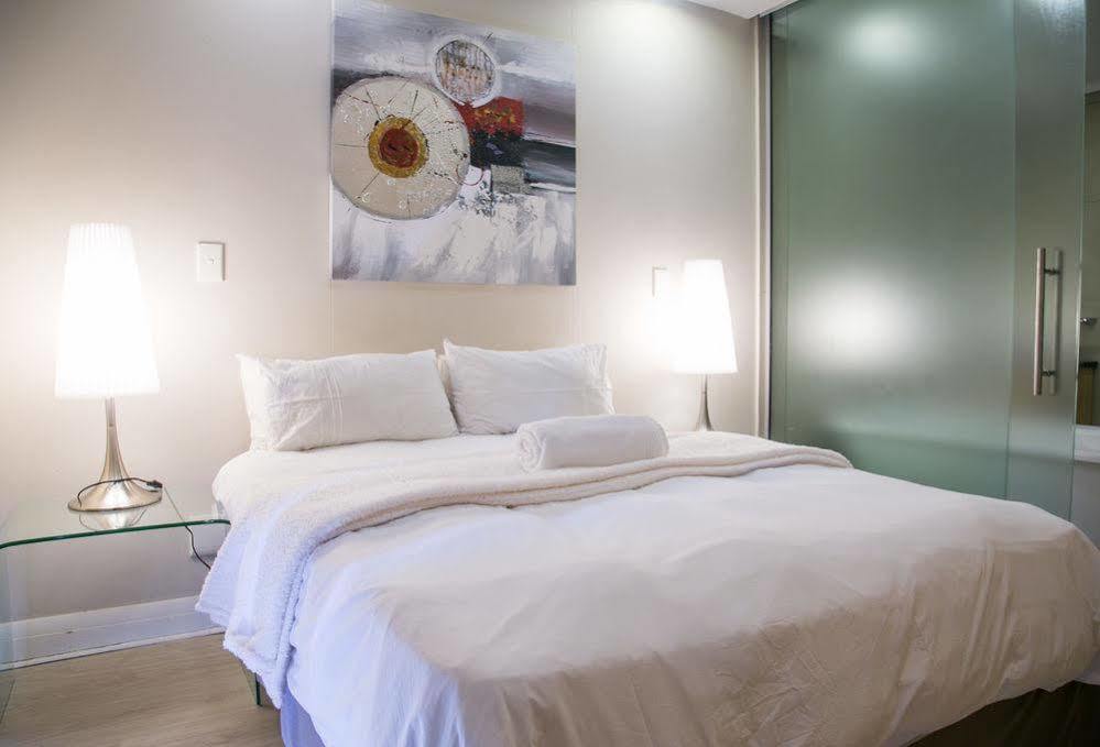 Luxurious Sandton Skye Apartment エクステリア 写真